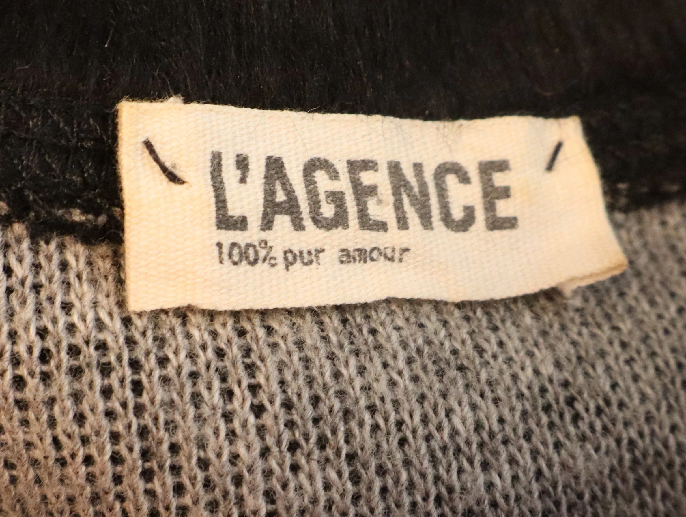 L'Agence - Classic Black Cozy Sweatshirt Faux Fur Knit Size M - Image 3