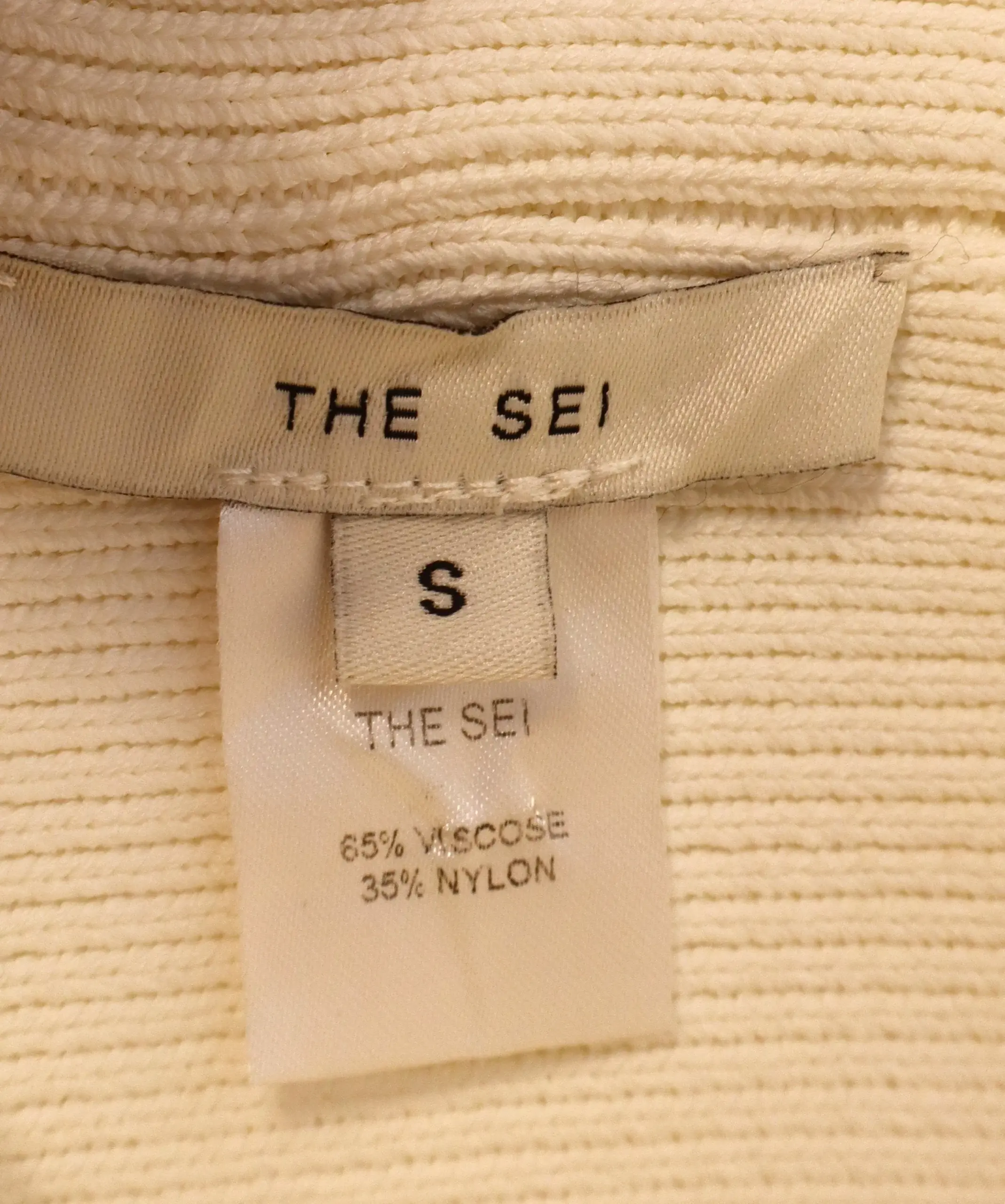 The SEI - Elegant Cream High-Waisted Knit Shorts Size S - Image 3