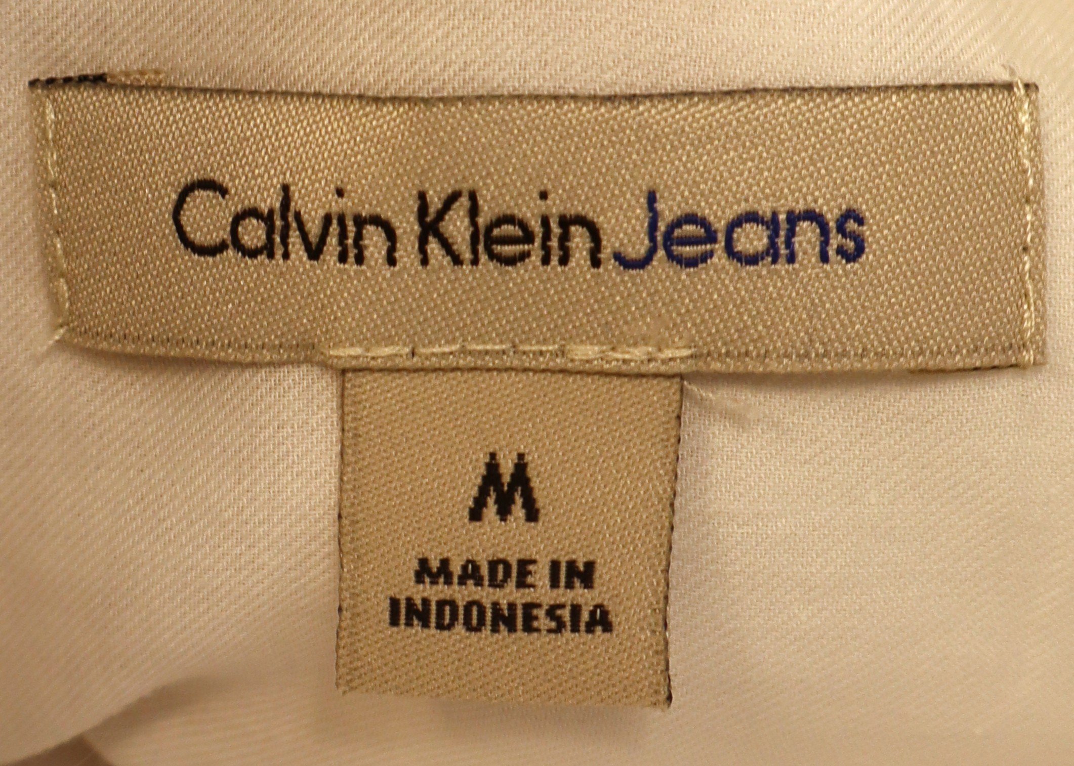 Classic White Long Sleeve Shirt Size M - Image 3